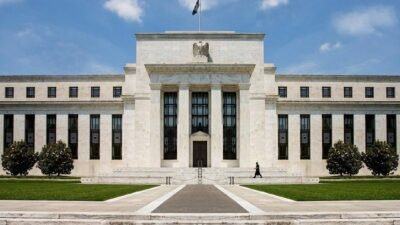 Gold price today outlook as US debt reaches 40 trillion and Treasury yields rise